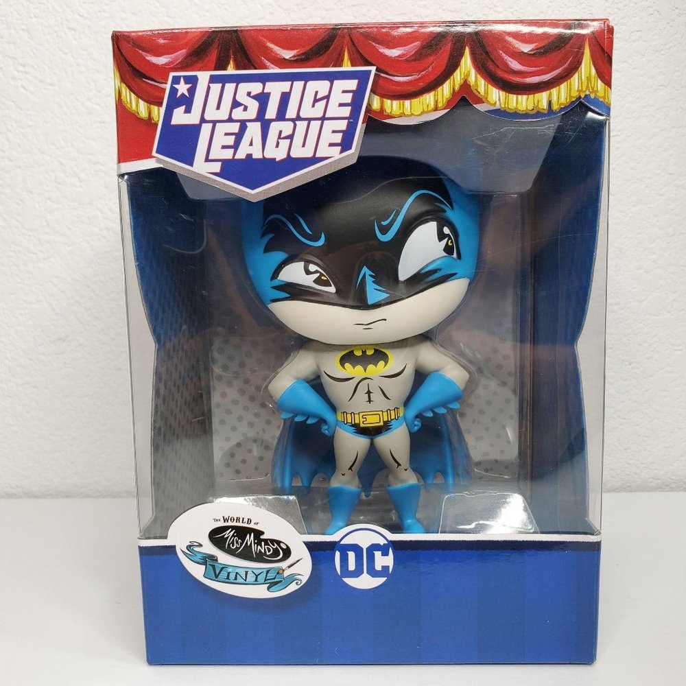 Miss Mindy Grey/Blue Batman Vinyl Figurine NIB - Picture 4 of 7